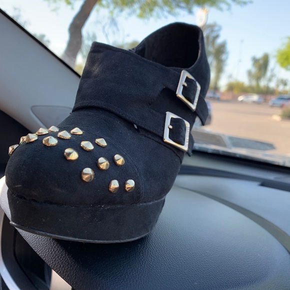 sexy G by Guess Studded Heels! - Picture 3 of 6